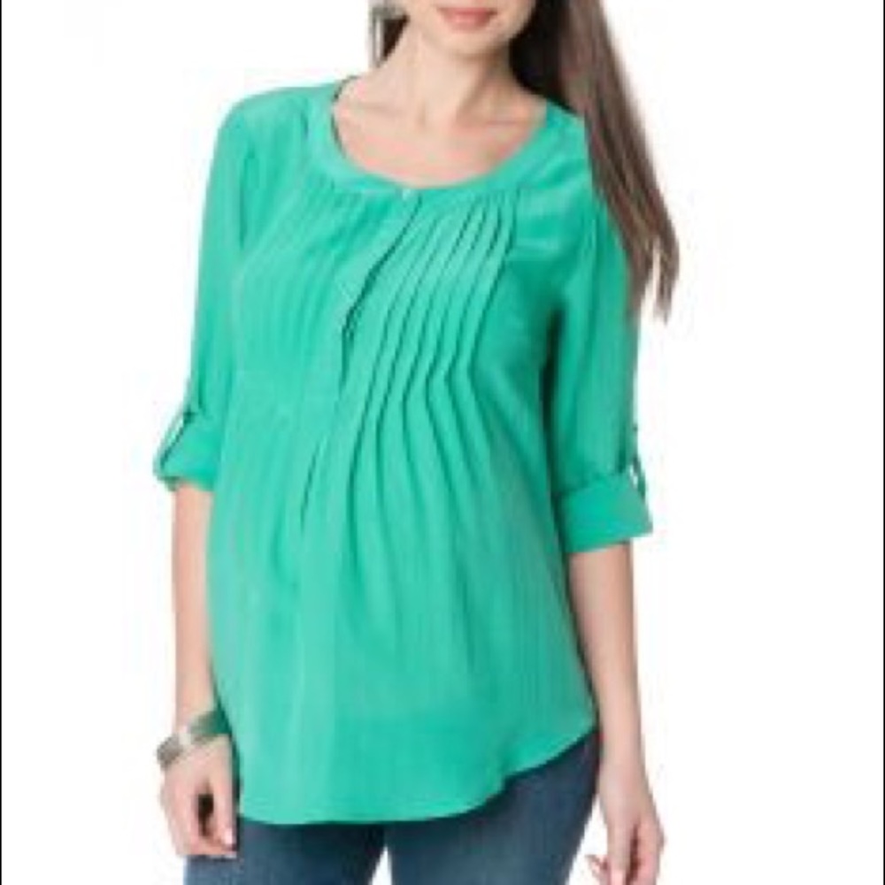 Convertible sleeve pleated maternity blouse